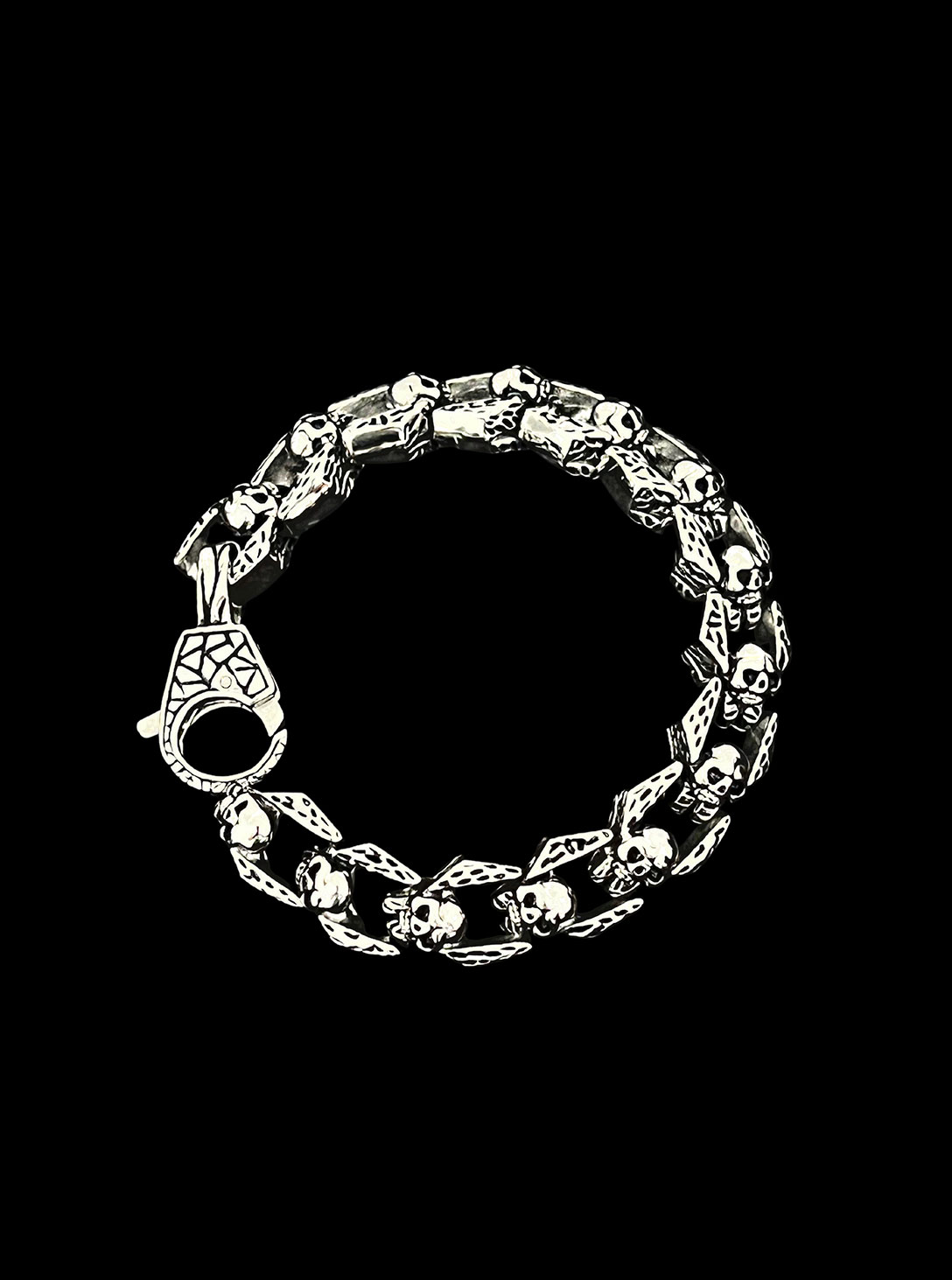 SKULLS TRAIL BRACELET