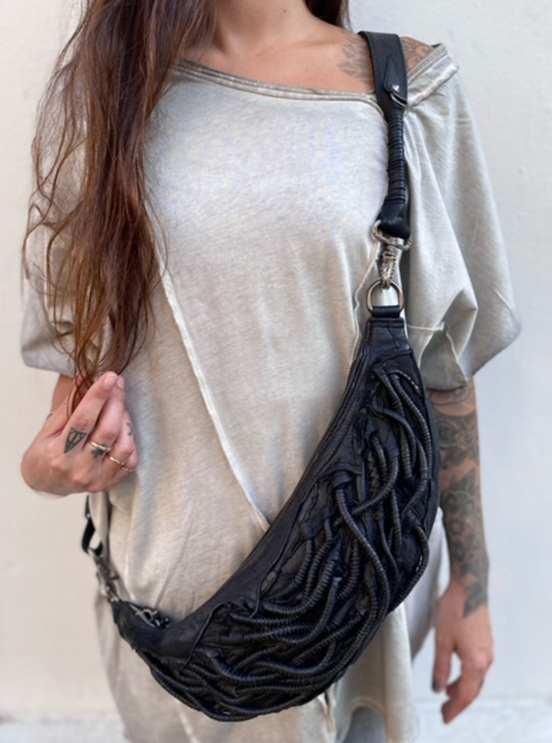 UNIQUE SHOULDER BAG