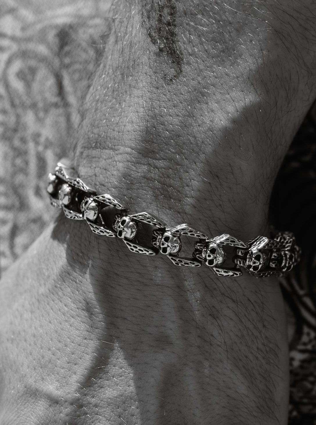 SKULLS TRAIL BRACELET