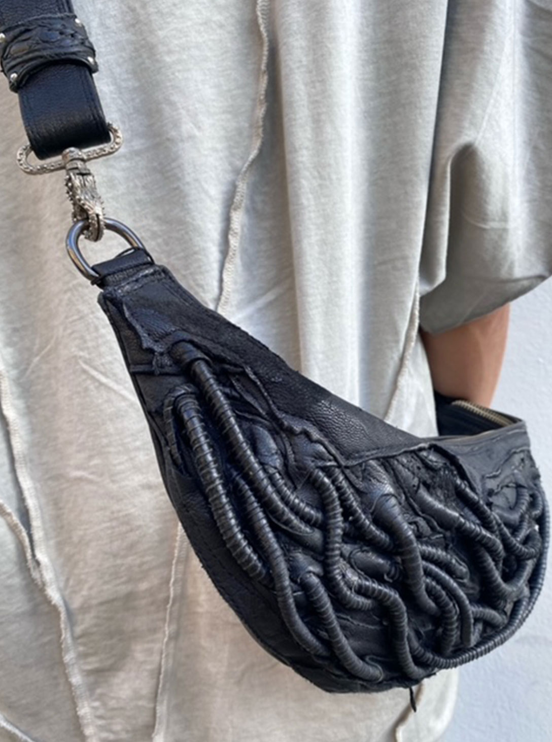 UNIQUE SHOULDER BAG