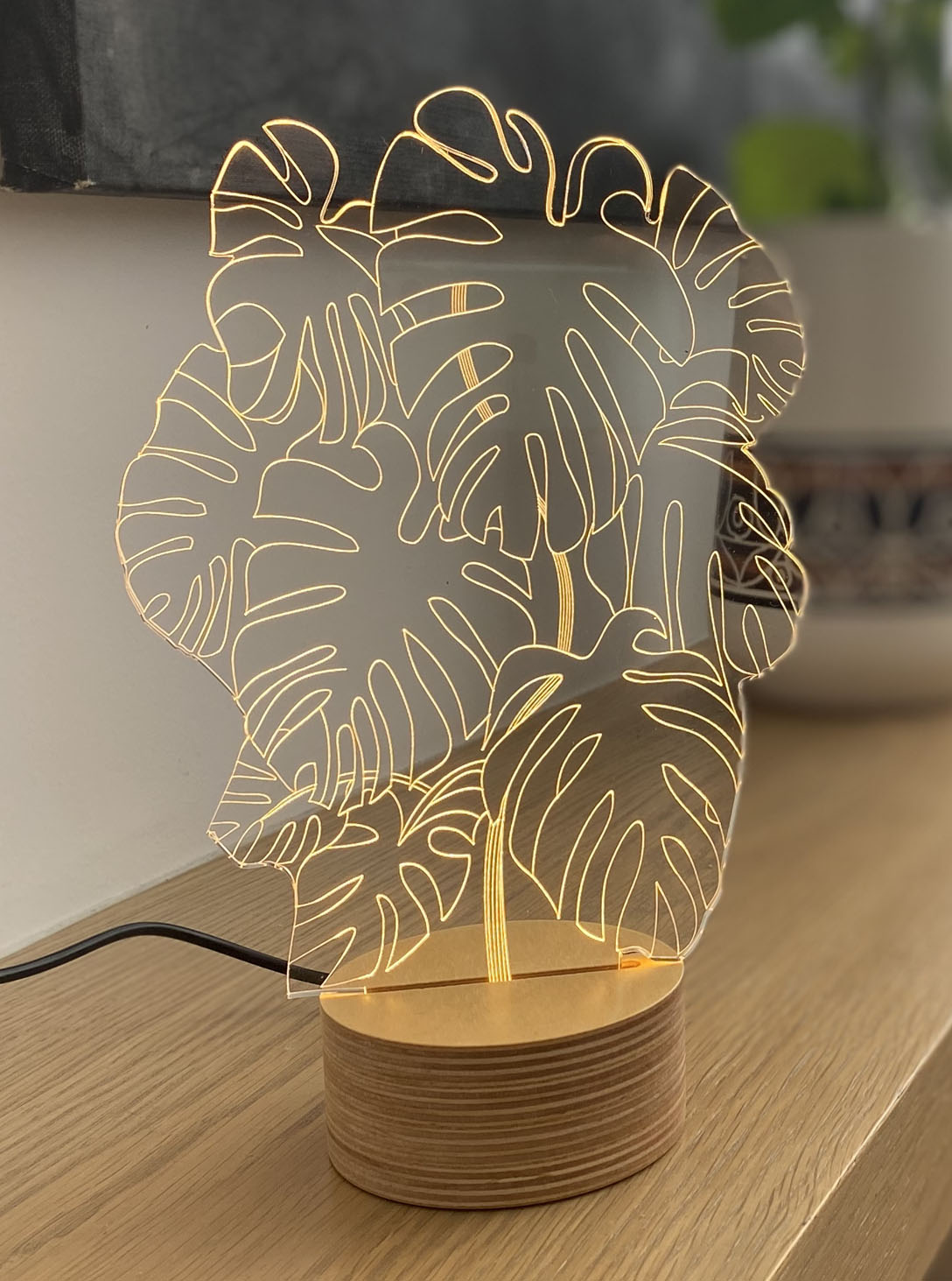 monstera lamp