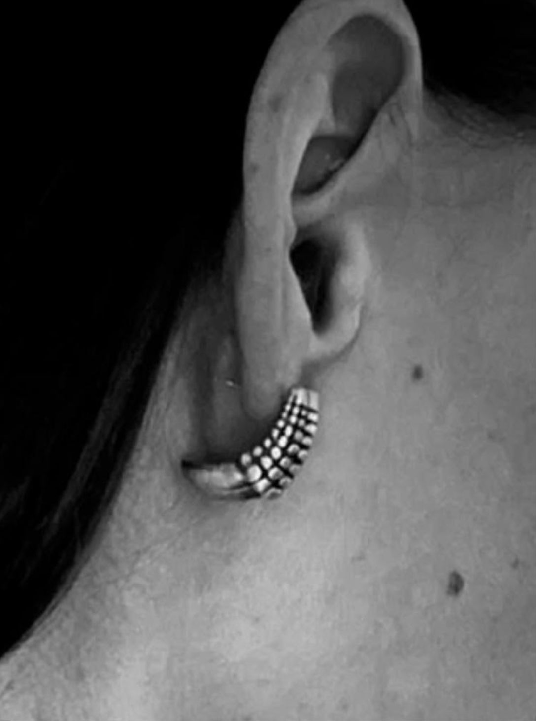 SMALL DRAGON EARRING