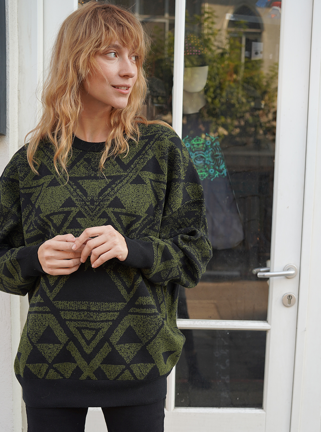 TRIANGULAR KNITTED SWEATER