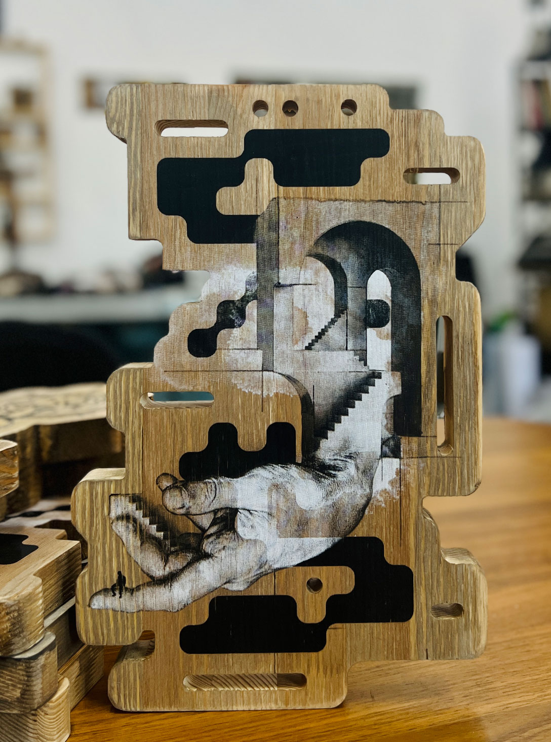 ODYSSEY HANDS WOOD DECOR 