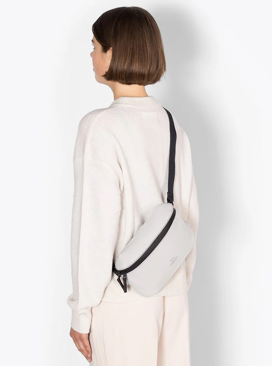 JONA BIG POUCH OFFWHITE