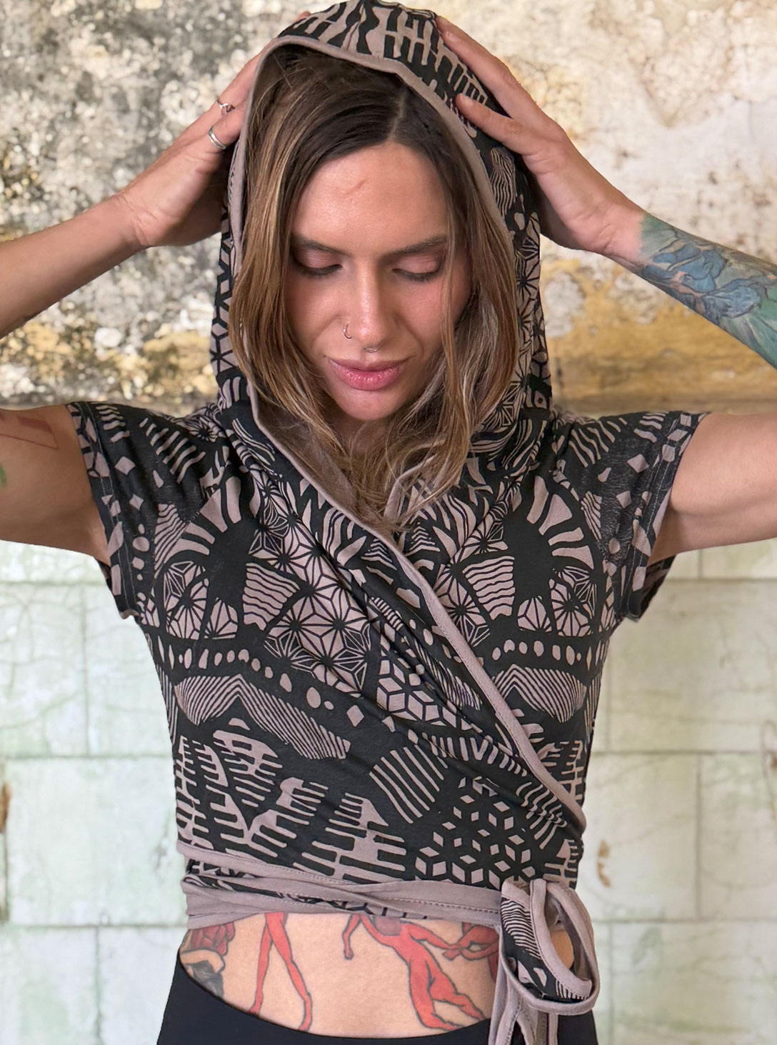 Xenna Warp WOMEN'S TOP MOKA