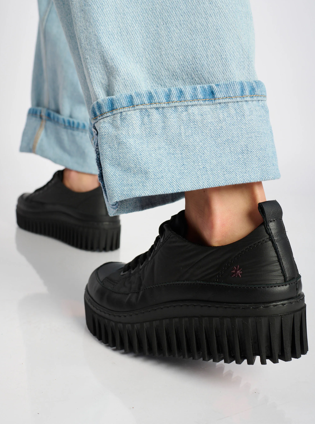 Brighton platform Shoes with lace BLACK