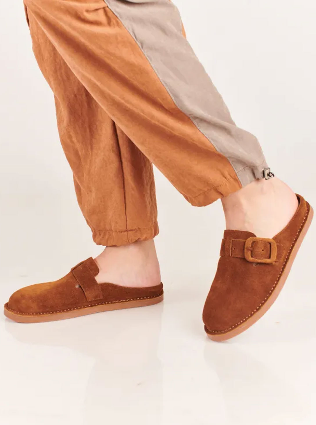 INTROVERT SHOES BROWN
