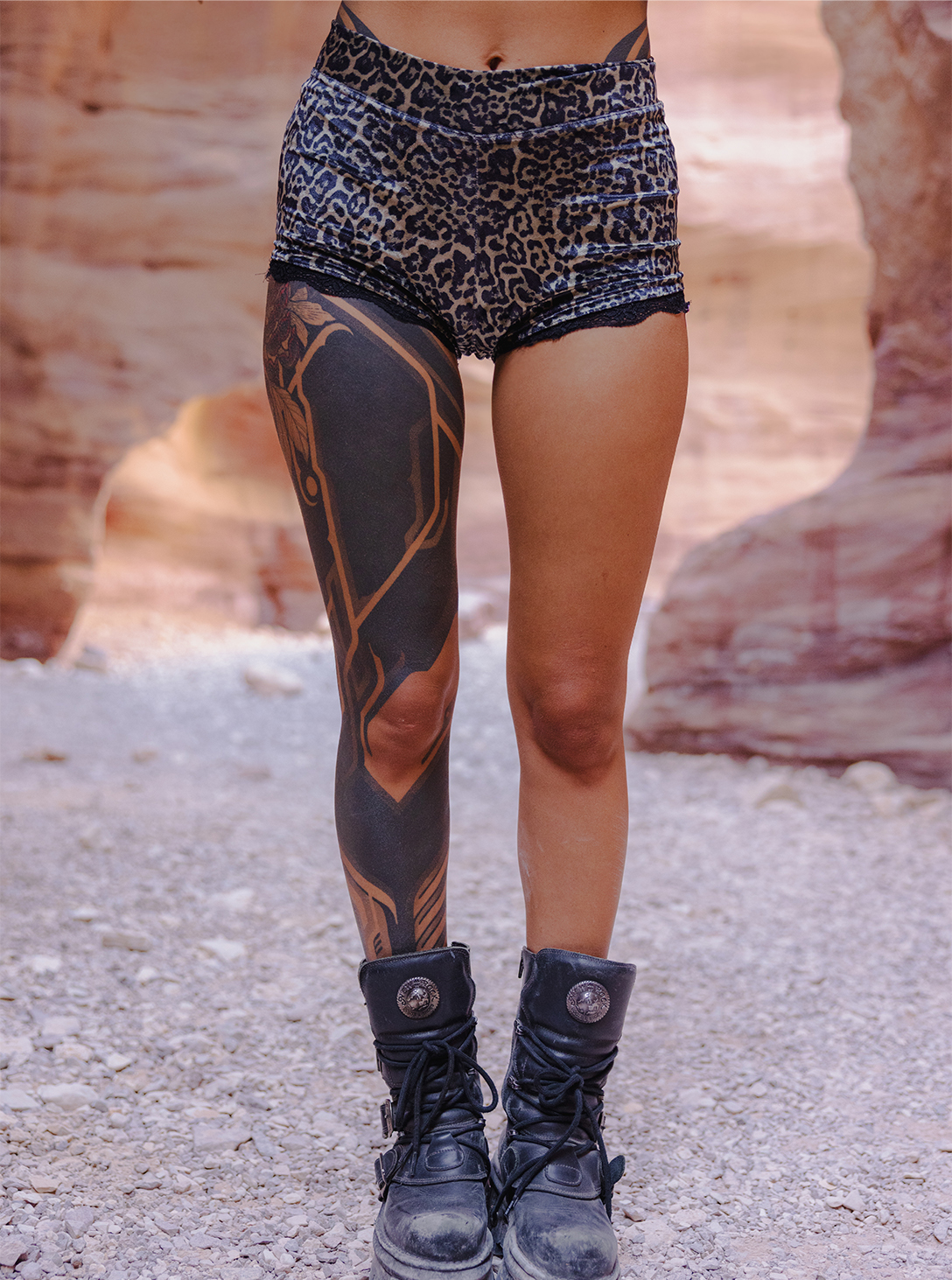 WOMEN'S LEOPARDS SHORTS