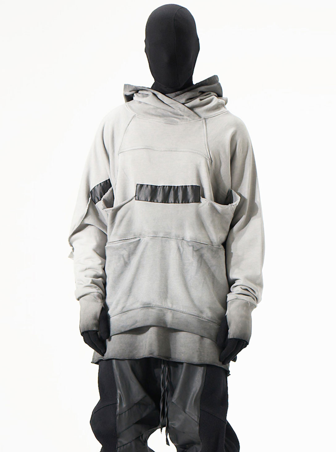 Okonkwo Sweatshirt GREY