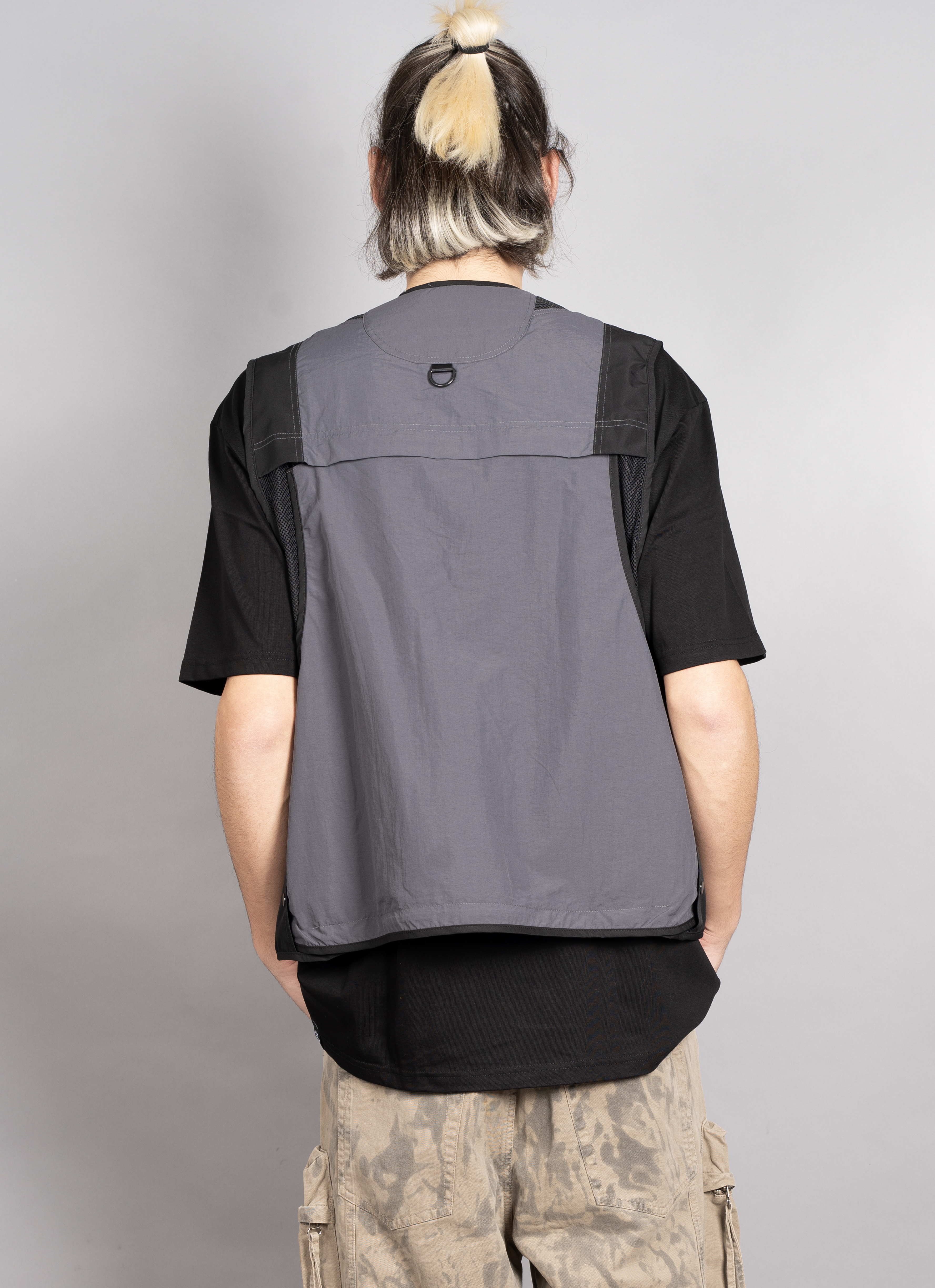 POCKET AGGRRESSION-MEN VEST GREY