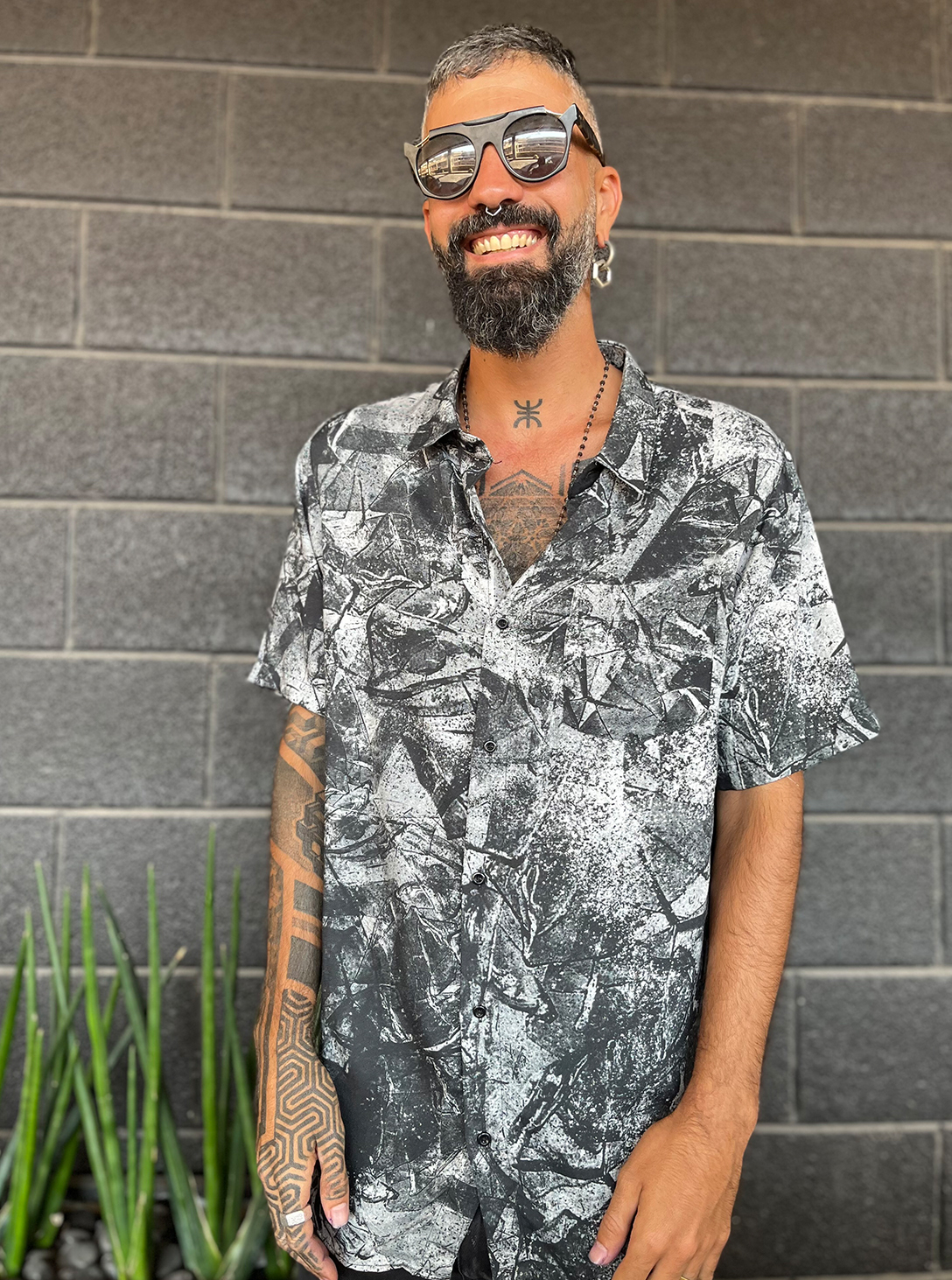 Shatter Button Shirt Black