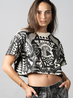 SOLOMANTRA CROP WHITE WASH