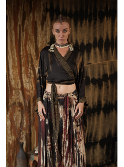 Sora Short Kimono Wrap Top BLACK GOLD
