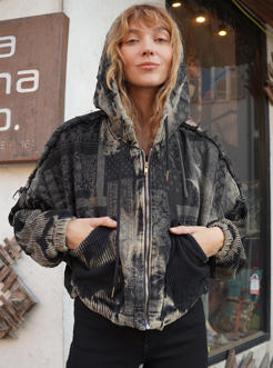 TRIPLE JACKET