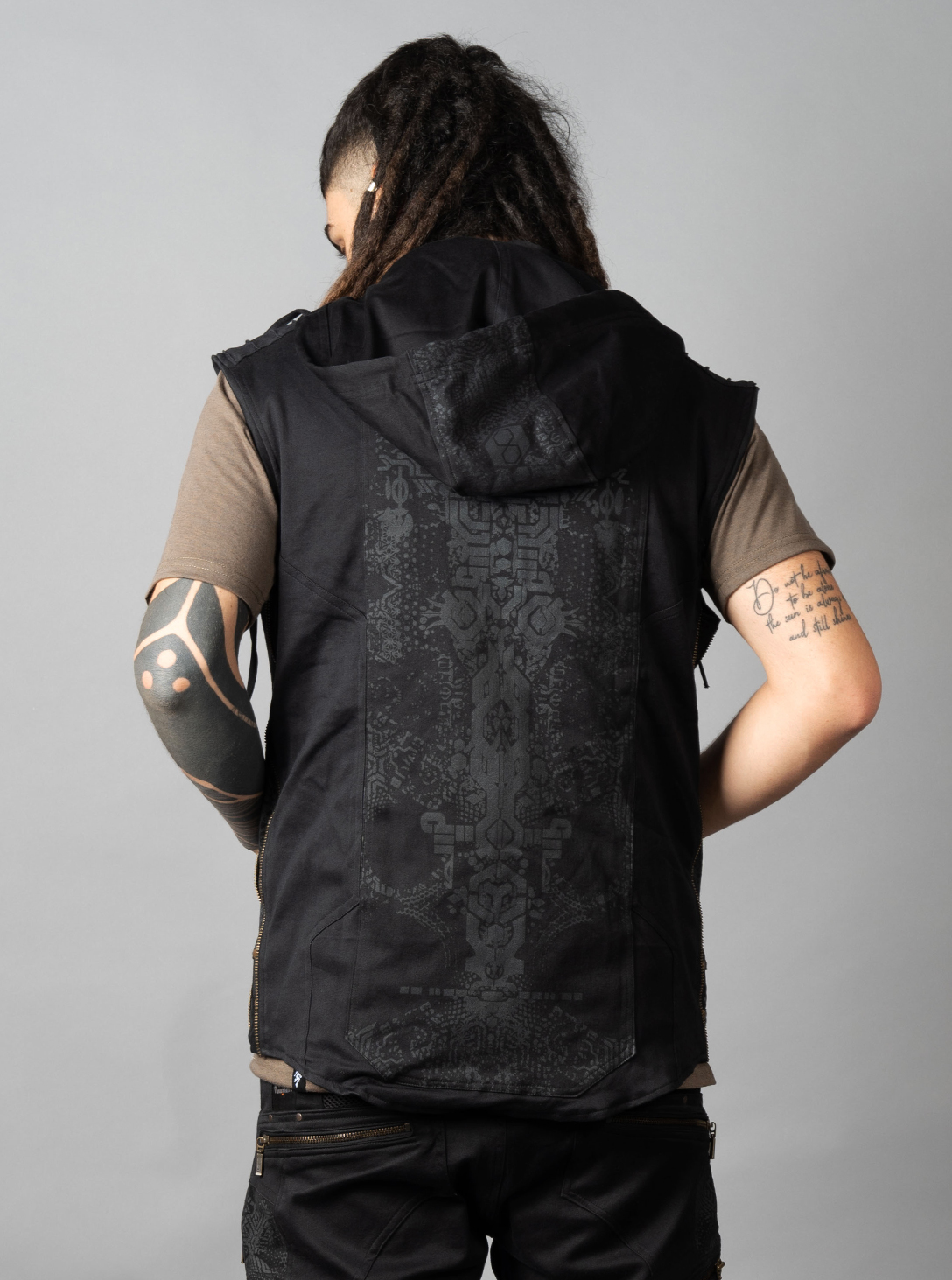 Vest Fraktal Truhol BLACK