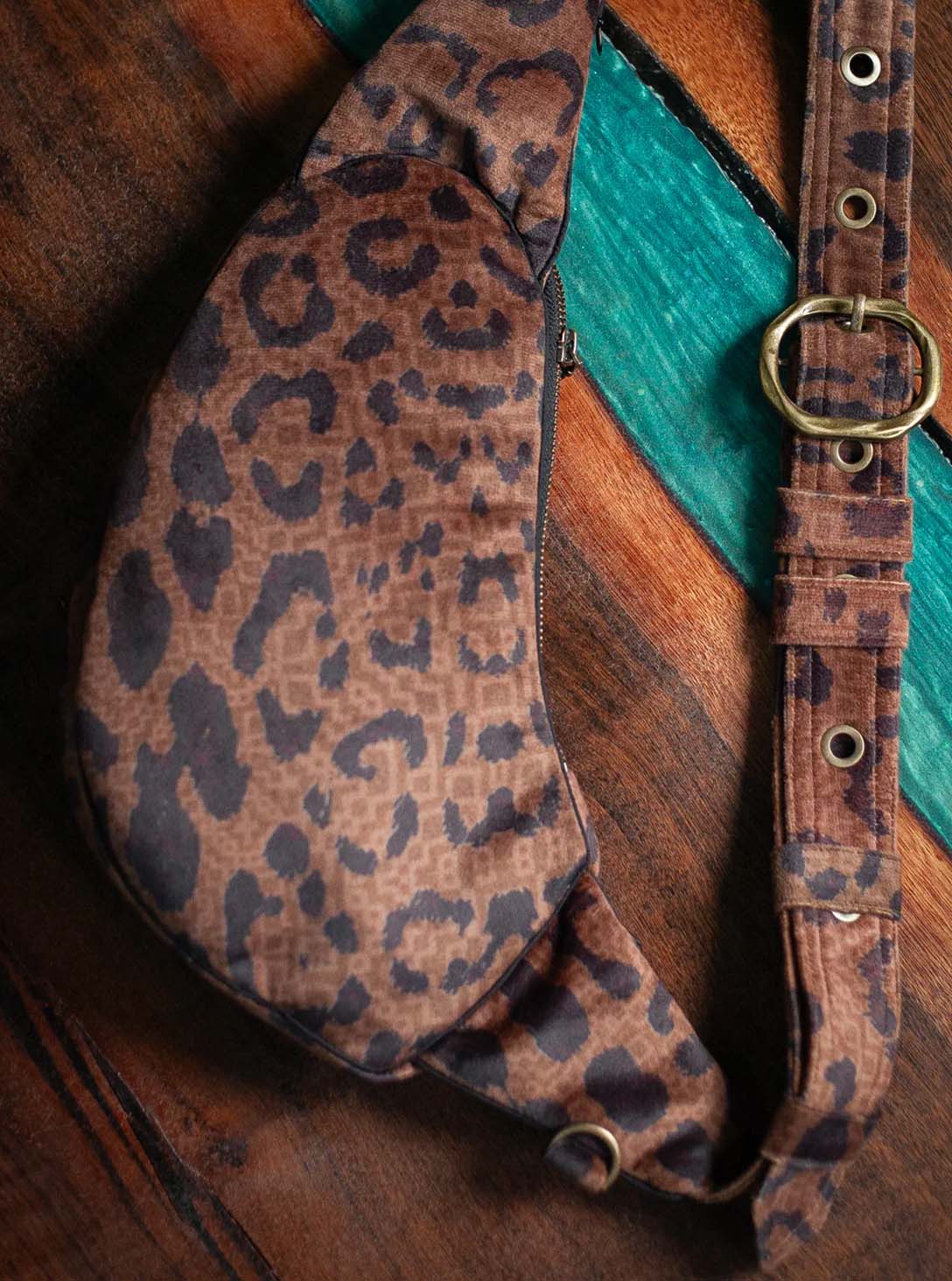Botta Bag / Velvet Fawn Buckle - LEOPARDUS