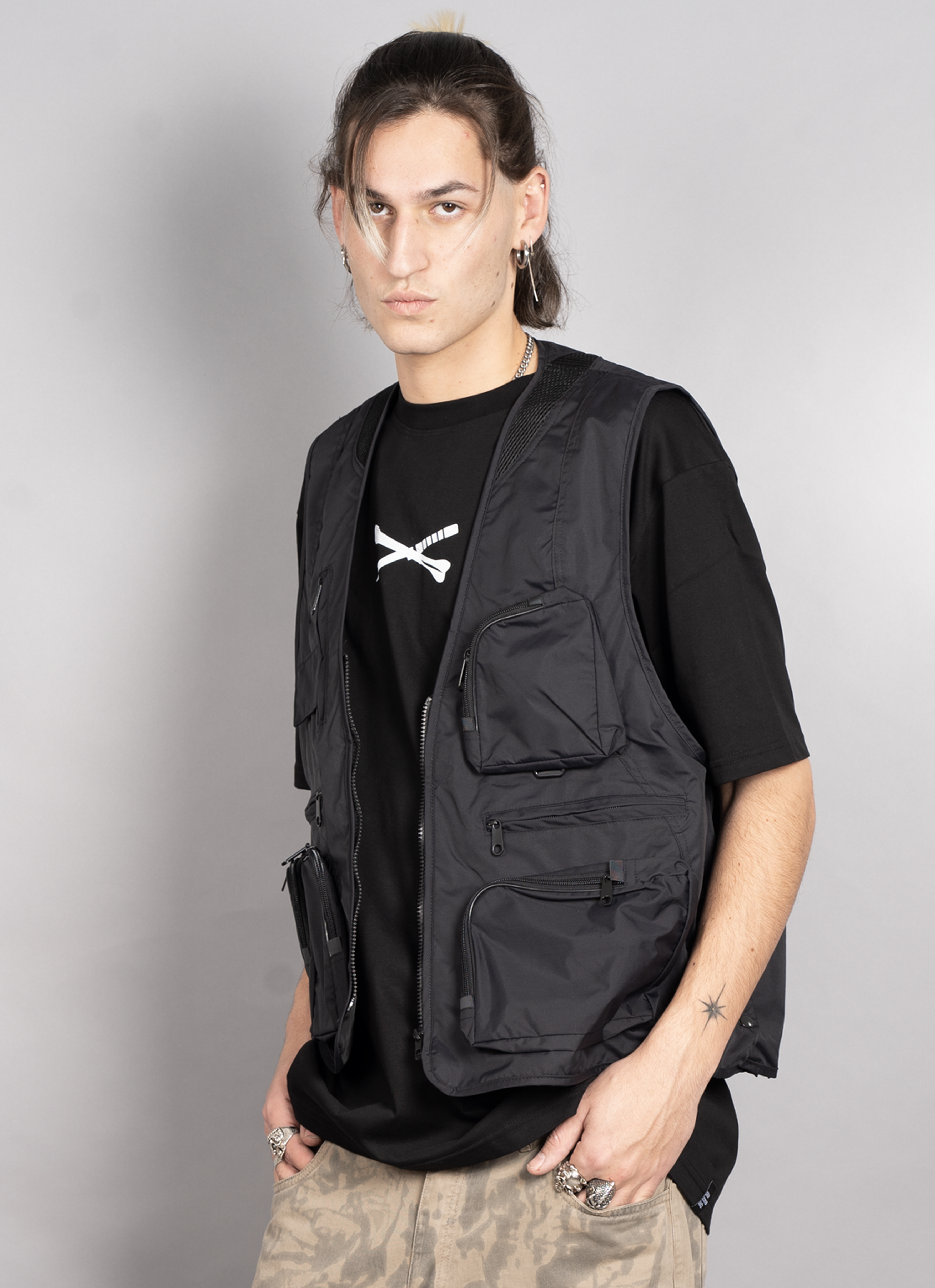POCKET AGGRRESSION-MEN VEST BLACK