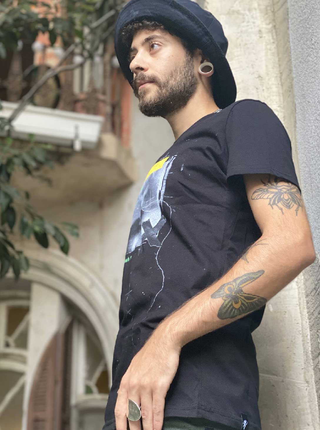 WAIT WHAT BLACK T-SHIRT 