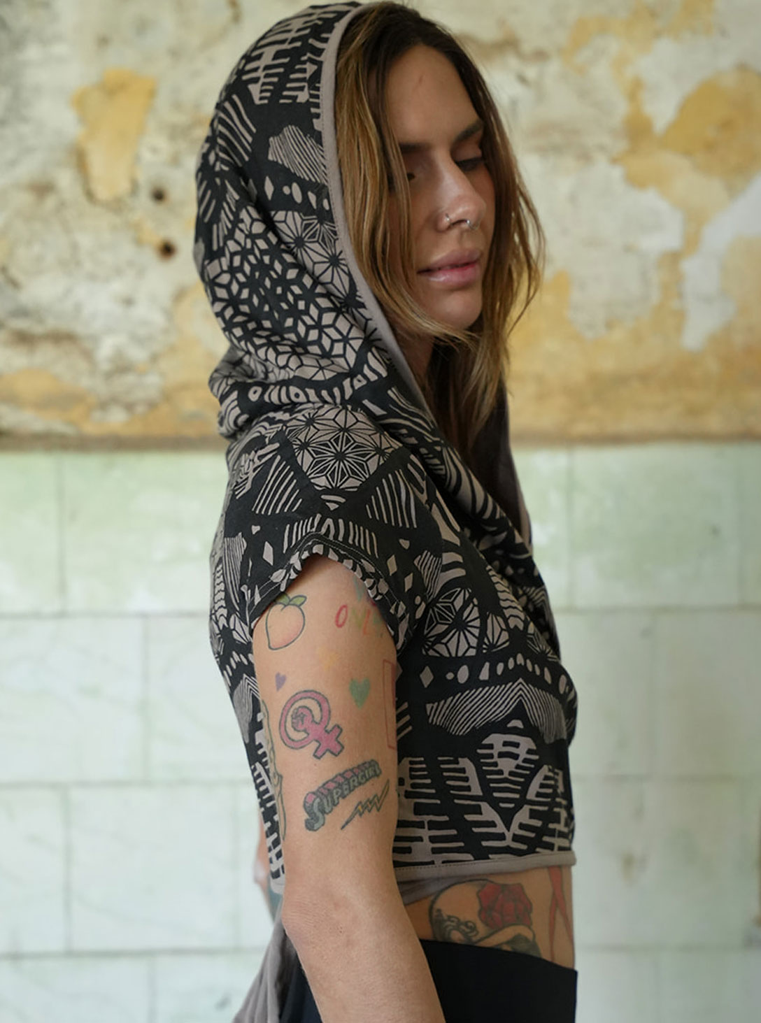 Xenna Warp WOMEN'S TOP MOKA