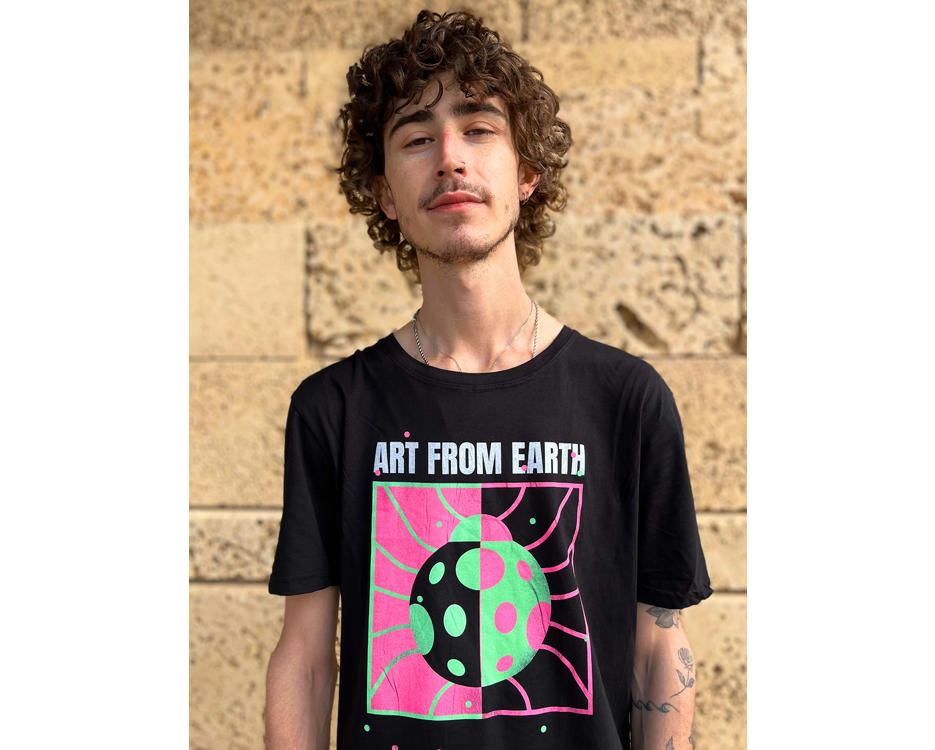 psychedelic sci fi black t-shirt