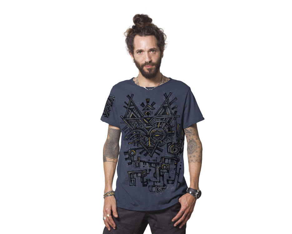  man t-shirt with a psychedelic alternative print