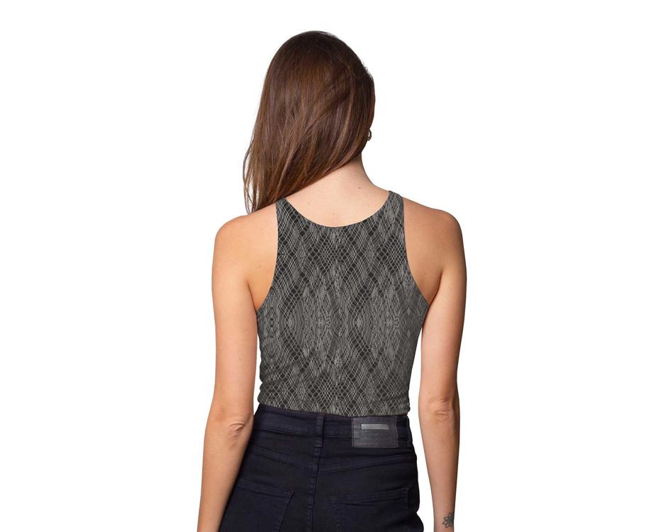 women crop top with geometric pattern print 