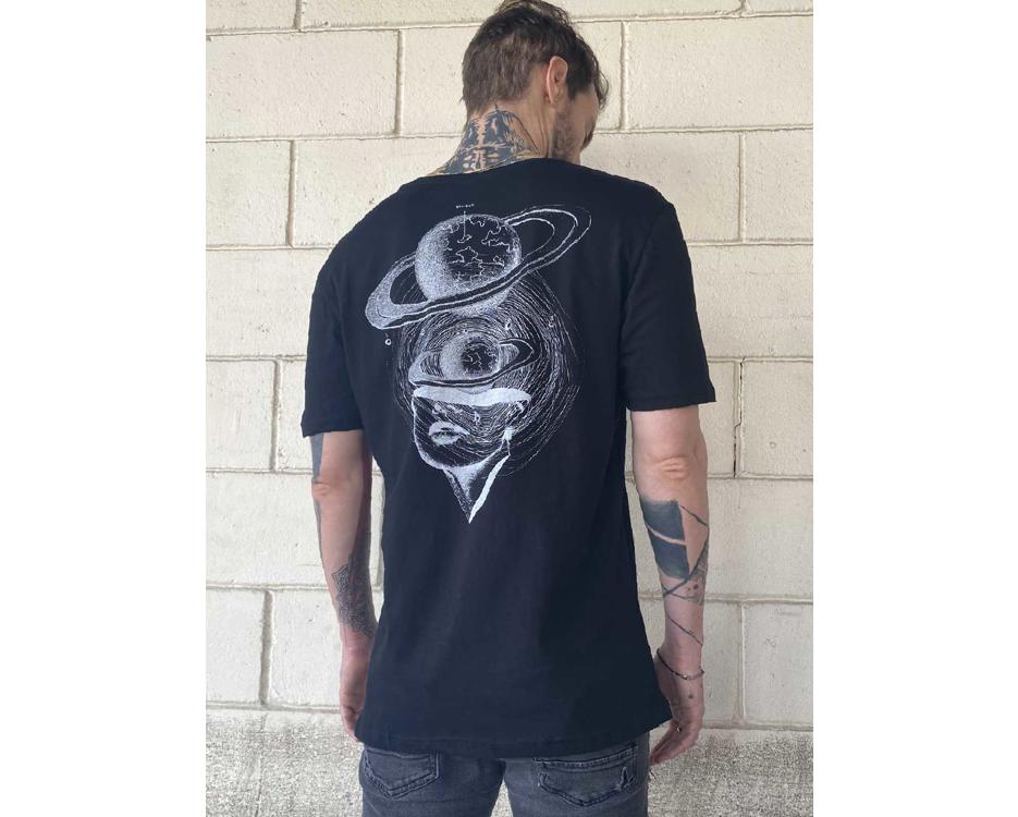 Saturn Black t-shirt urban street style for men