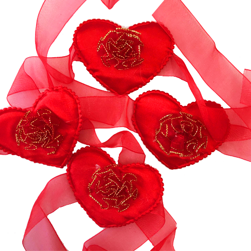 כרית חינה לב עם סרט קשירה - אדום