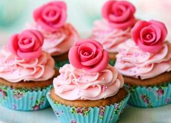 סוכריות, בצק סוכר וקישוטים