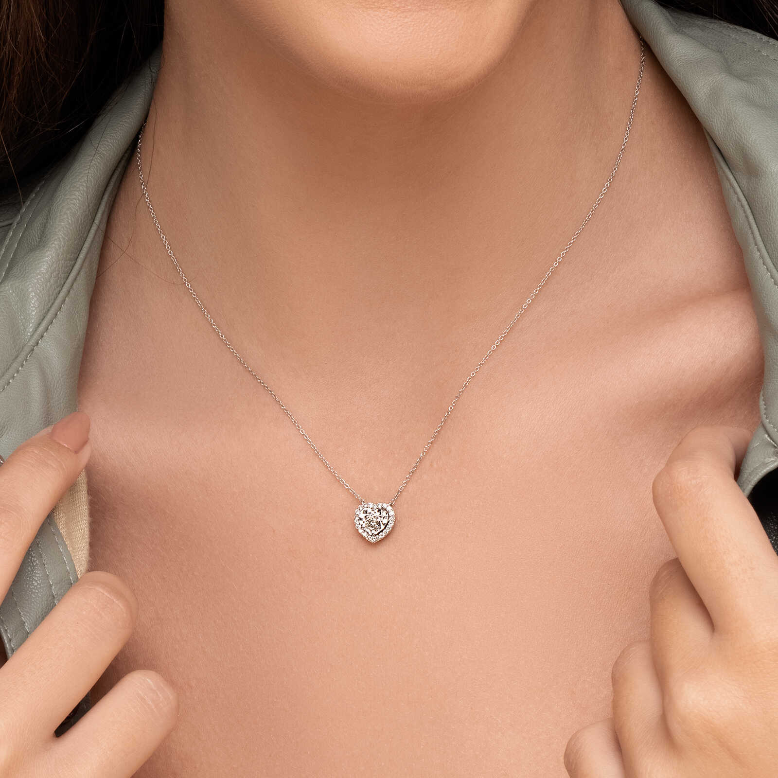 תליון לב זהב בשיבוץ יהלומים