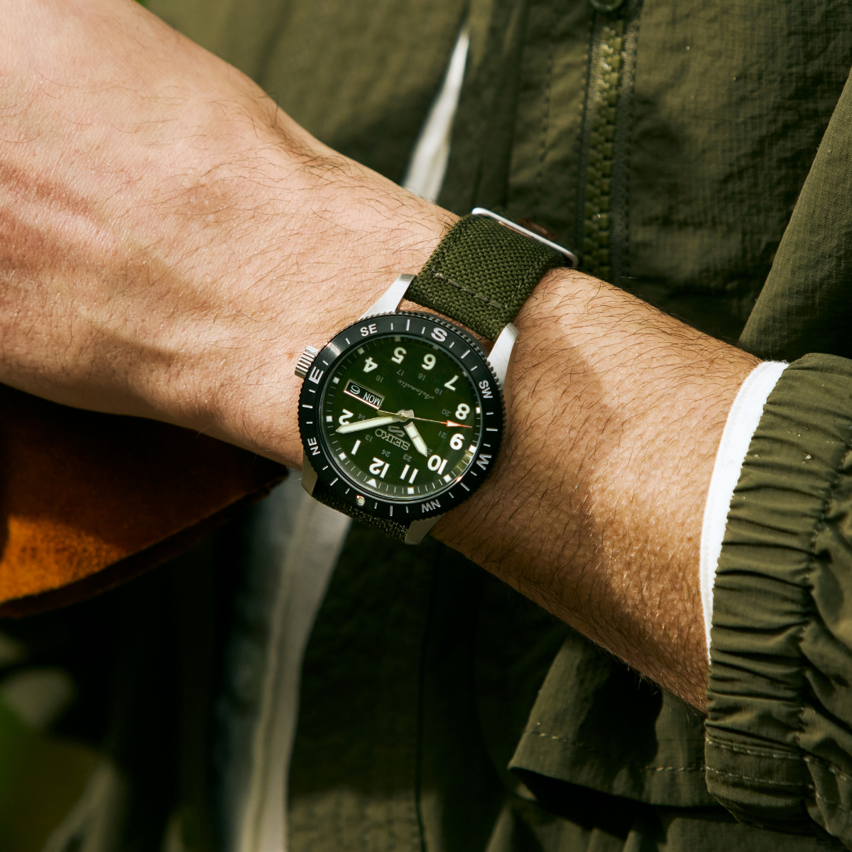 שעון SEIKO SPORT 5 מקולקציית ה Field