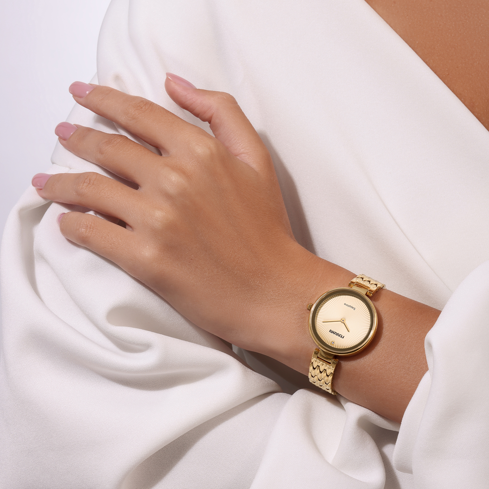 שעון ferrari עם זכוכית ספיר קריסטל