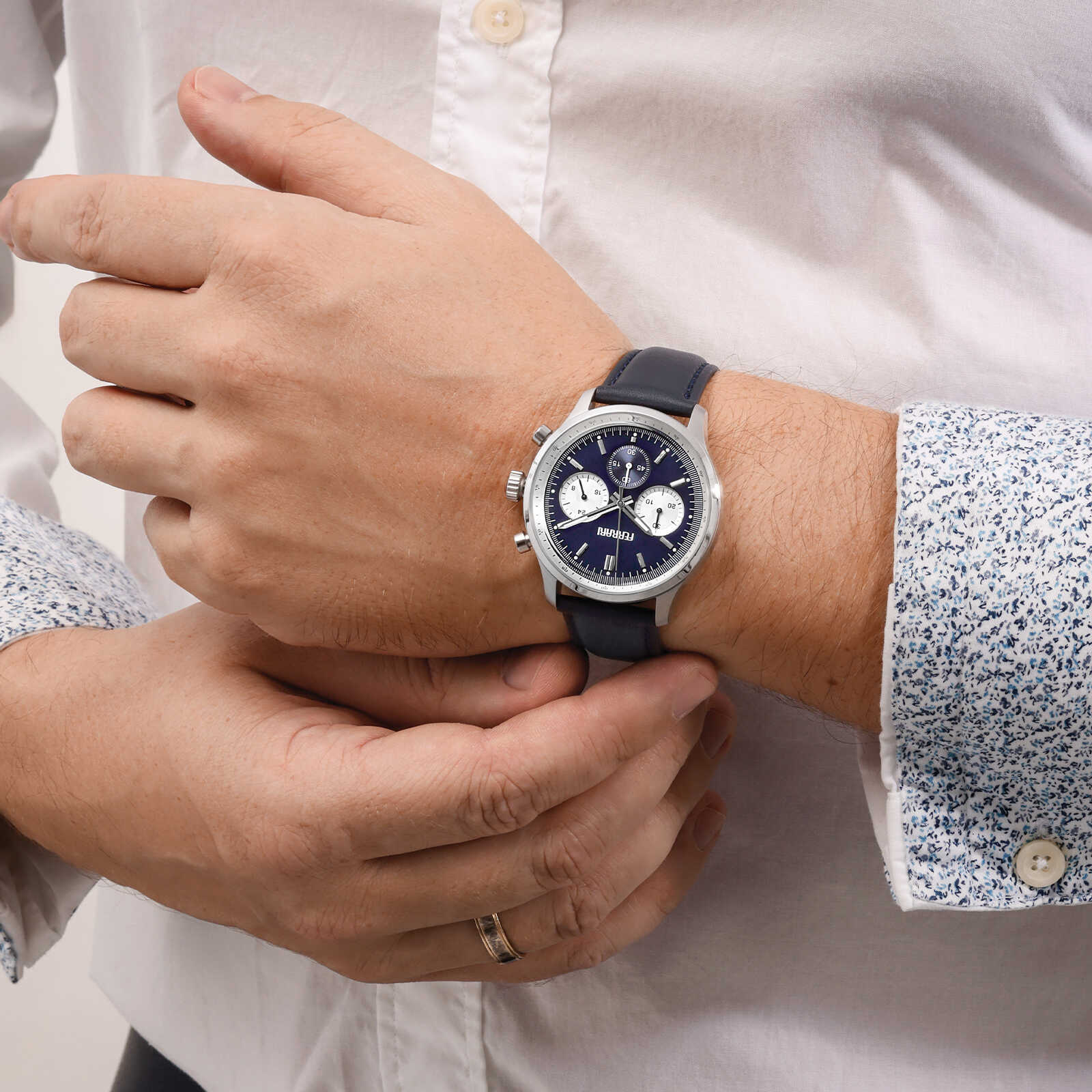 שעון ferrari לגבר