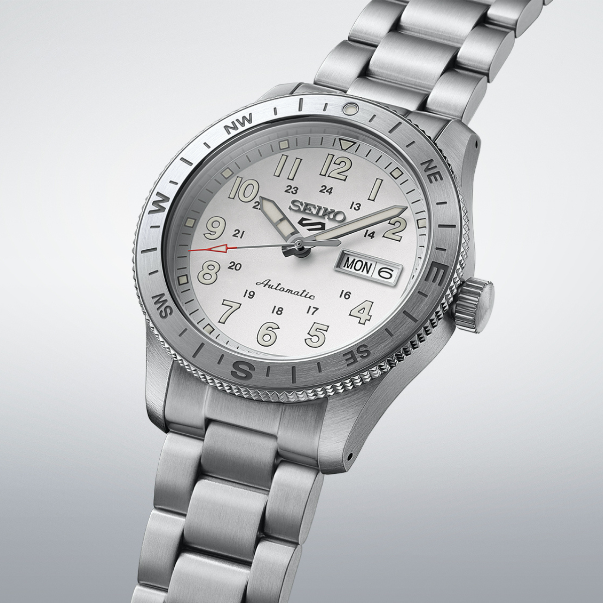 שעון SEIKO SPORT 5 מקולקציית ה Field