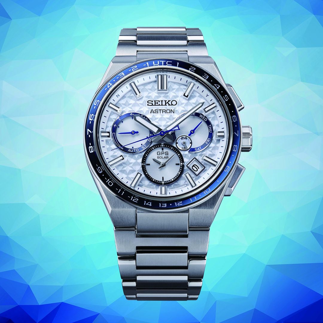 שעון Astron Glactic Blue GPS Solar 5X Dual-Time במהדורה מוגבלת