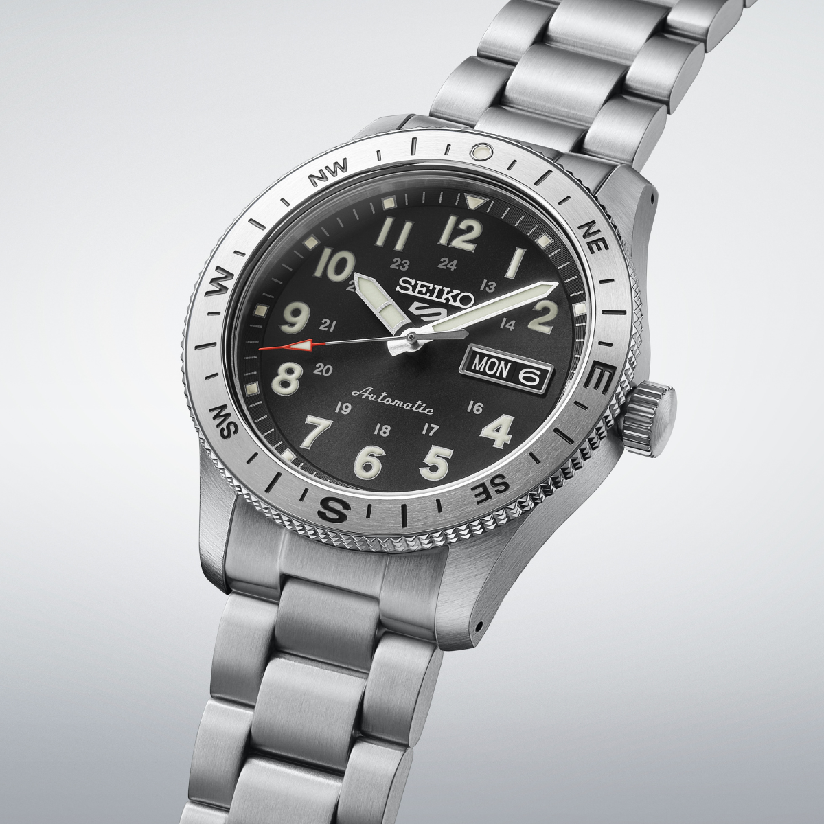 שעון SEIKO SPORT 5 מקולקציית ה Field 