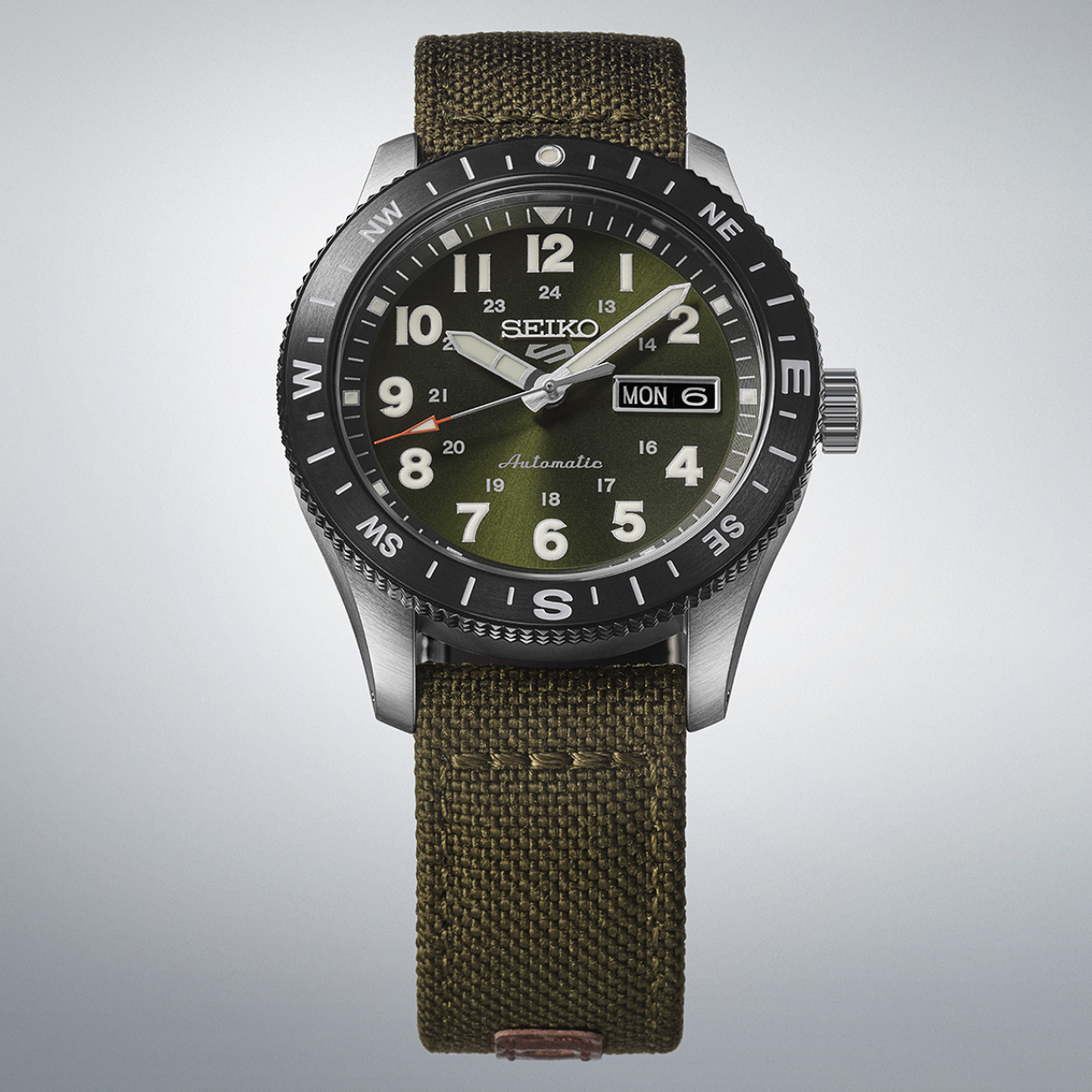 שעון SEIKO SPORT 5 מקולקציית ה Field