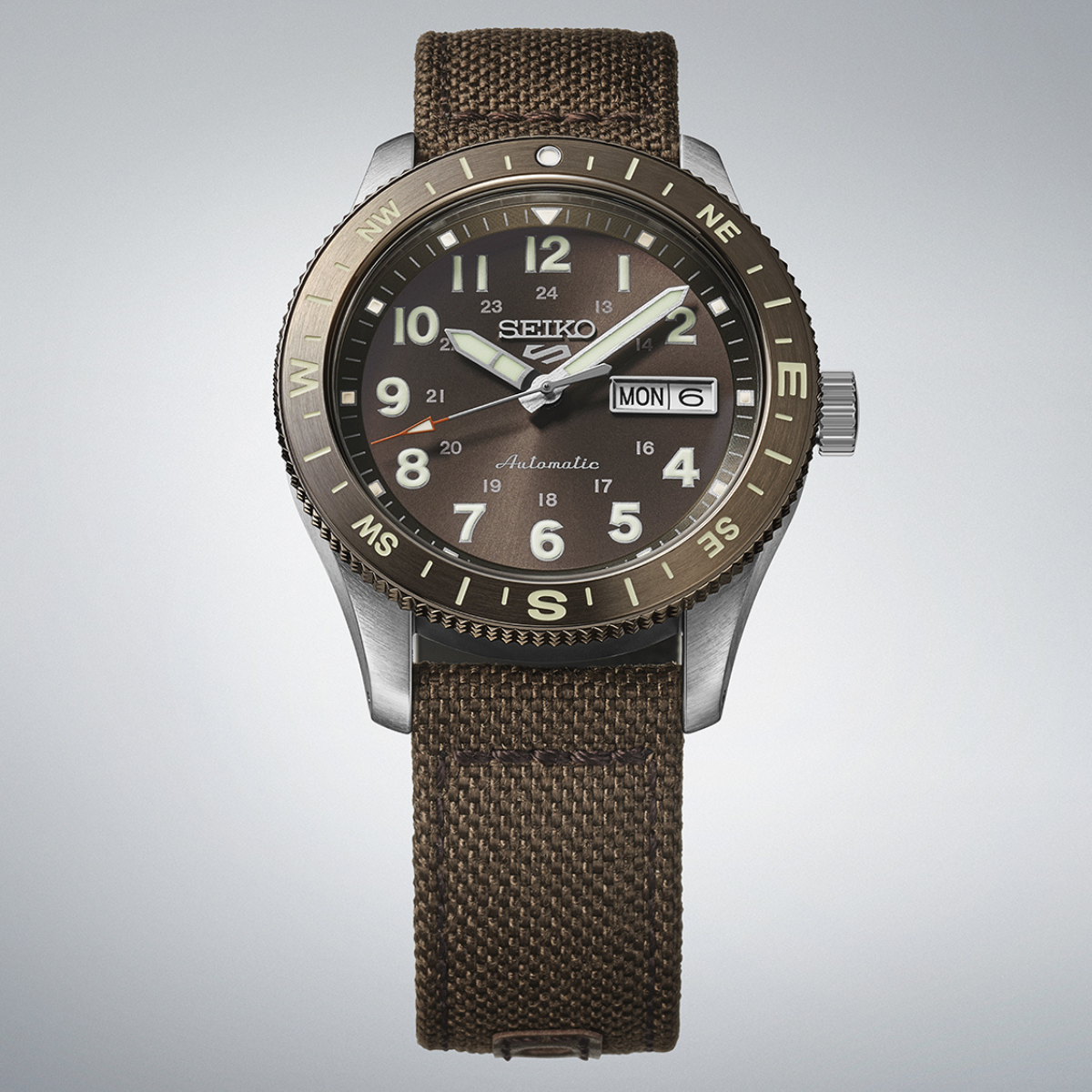 שעון SEIKO SPORT 5 מקולקציית ה Field 