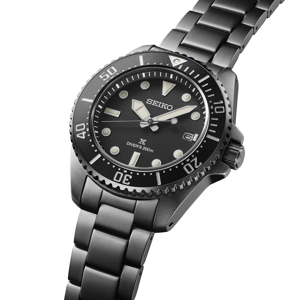 שעון צלילה Seiko Prospex Solar Diver's in All Black