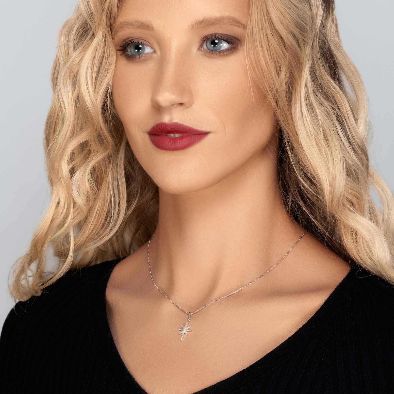 תליון זהב כוכב משובץ יהלומים