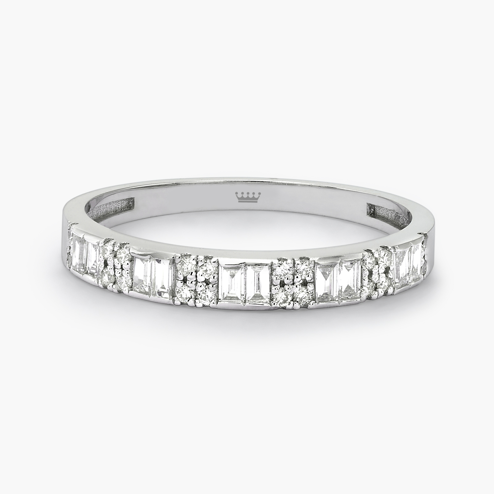 טבעת זהב בסגנון חצי נישואין משובצת יהלומי באגט רוחב 2.5 מ"מ