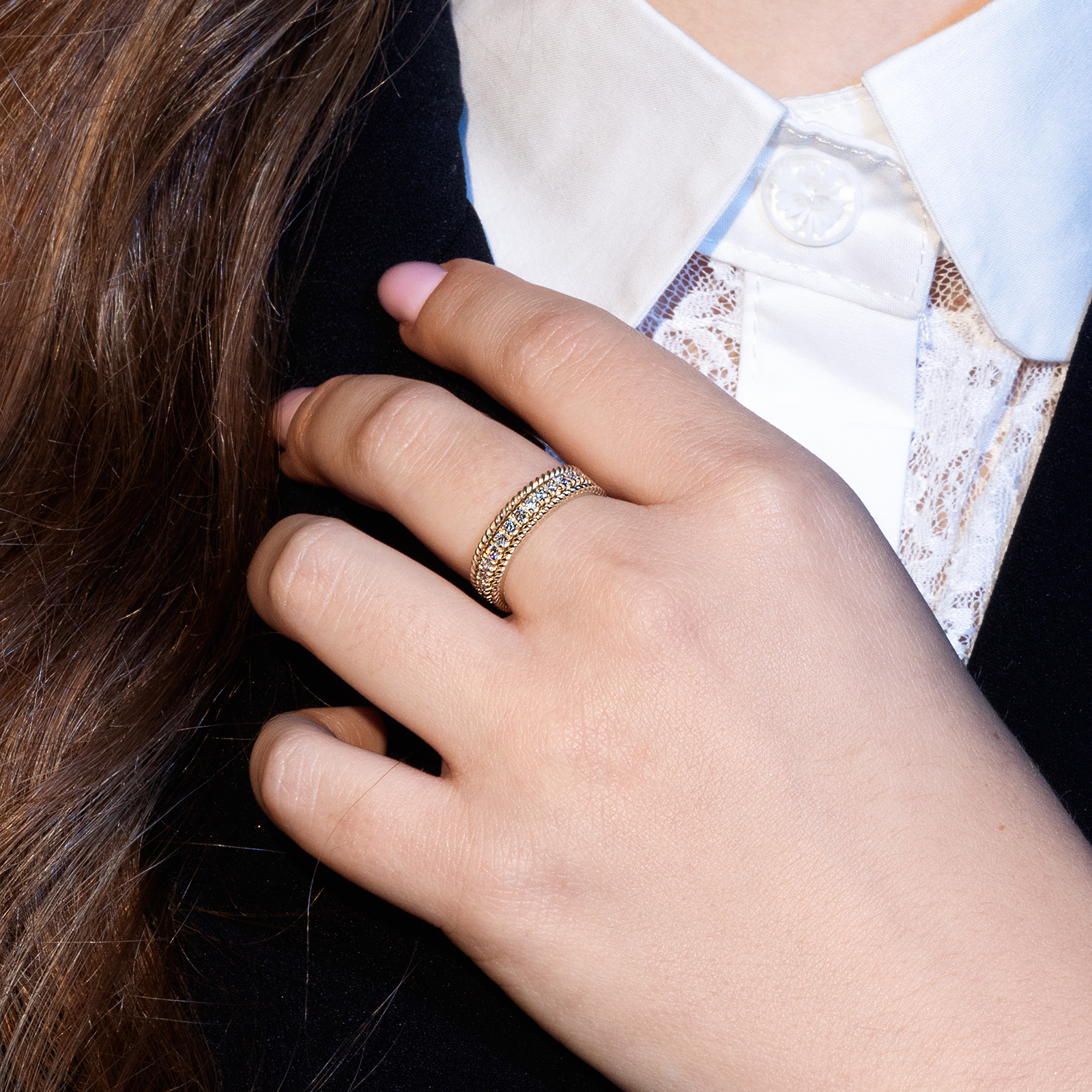 טבעת ג'ייד בשיבוץ יהלומים