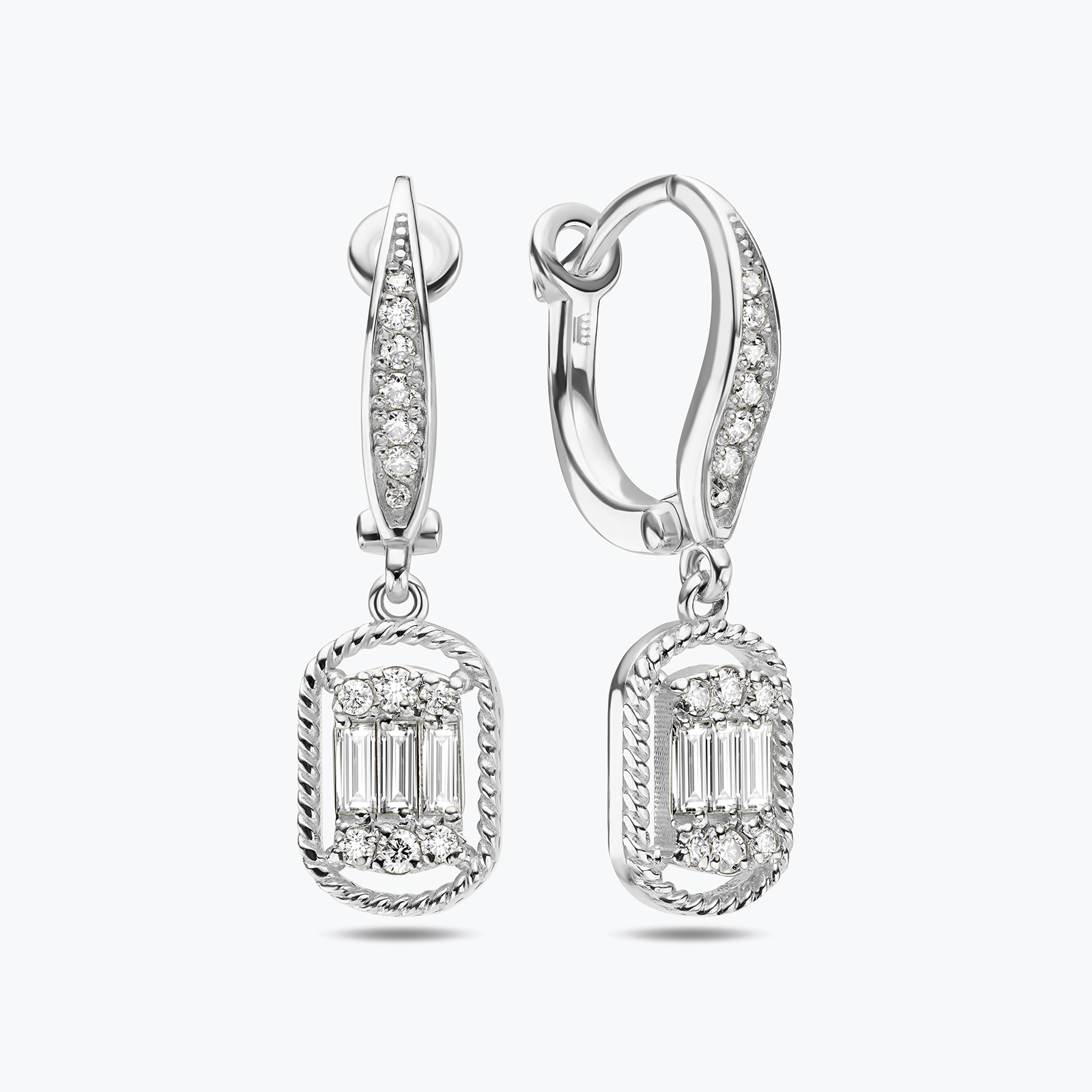 עגילי אנדריאה מזהב 14K בשיבוץ יהלומים