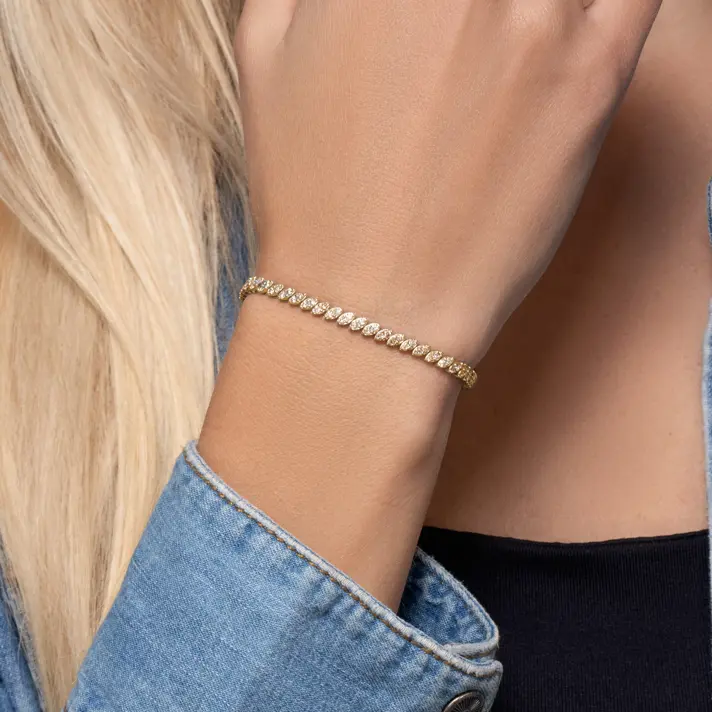 צמיד זהב טניס משובץ יהלומים בדוגמת עלים