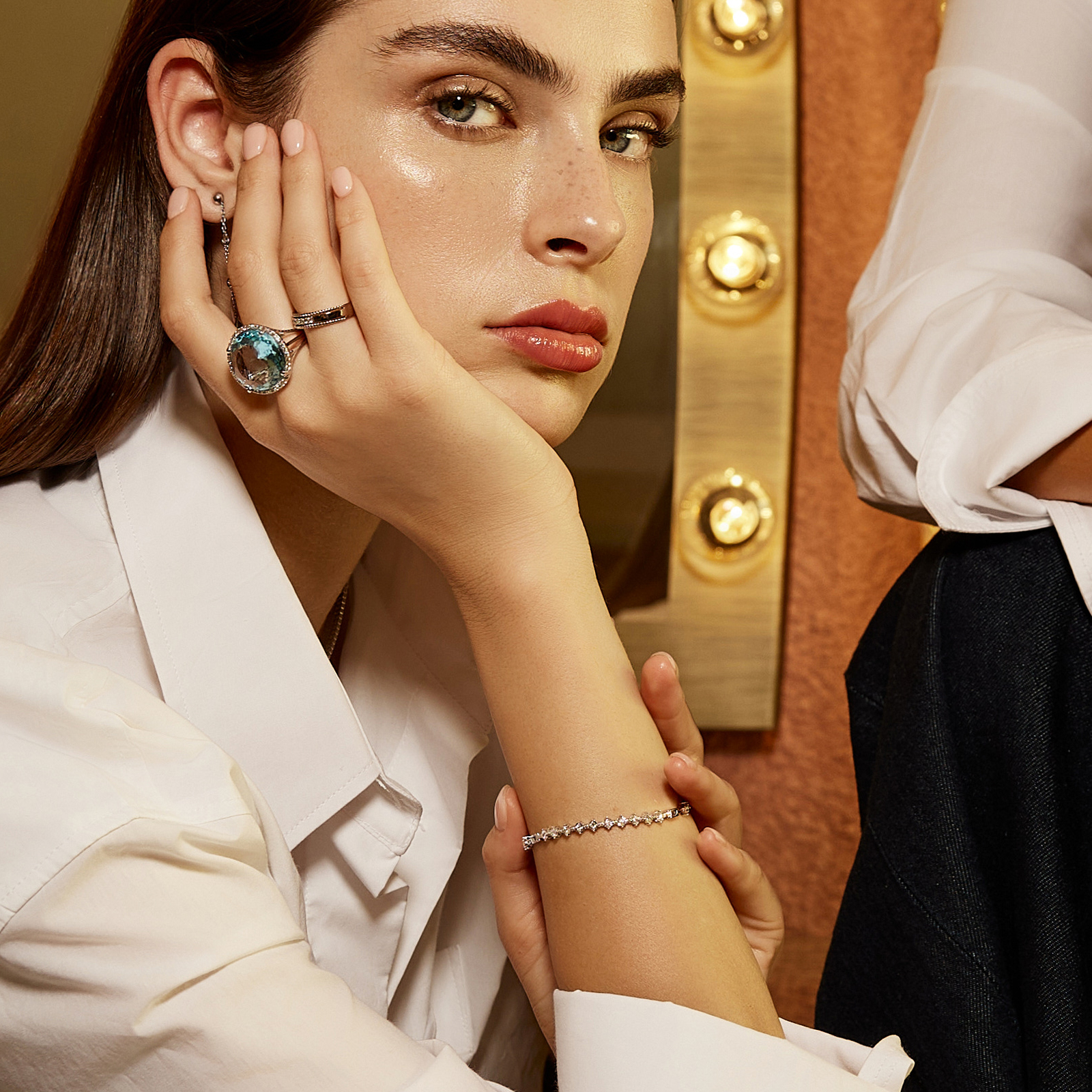 צמיד ארינה משובץ יהלומים נוצצים