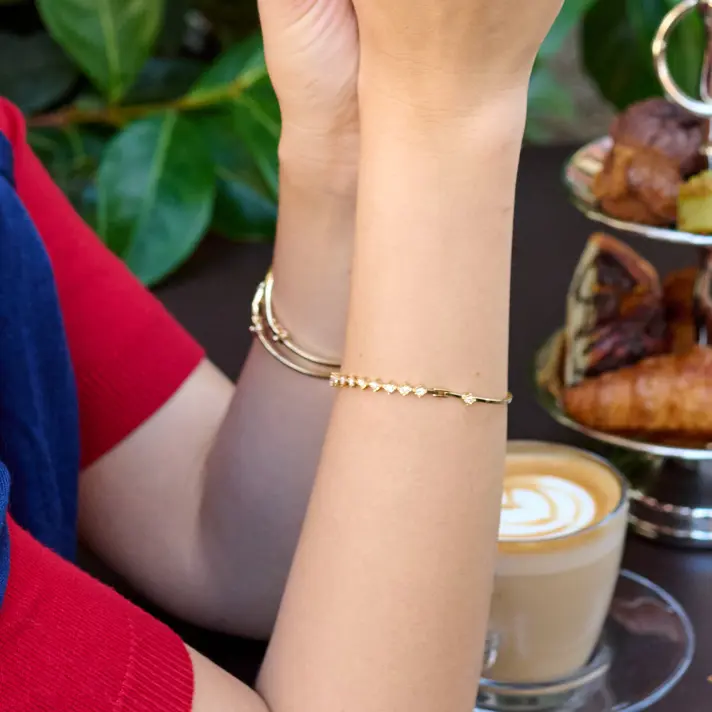 צמיד ארינה משובץ יהלומים נוצצים