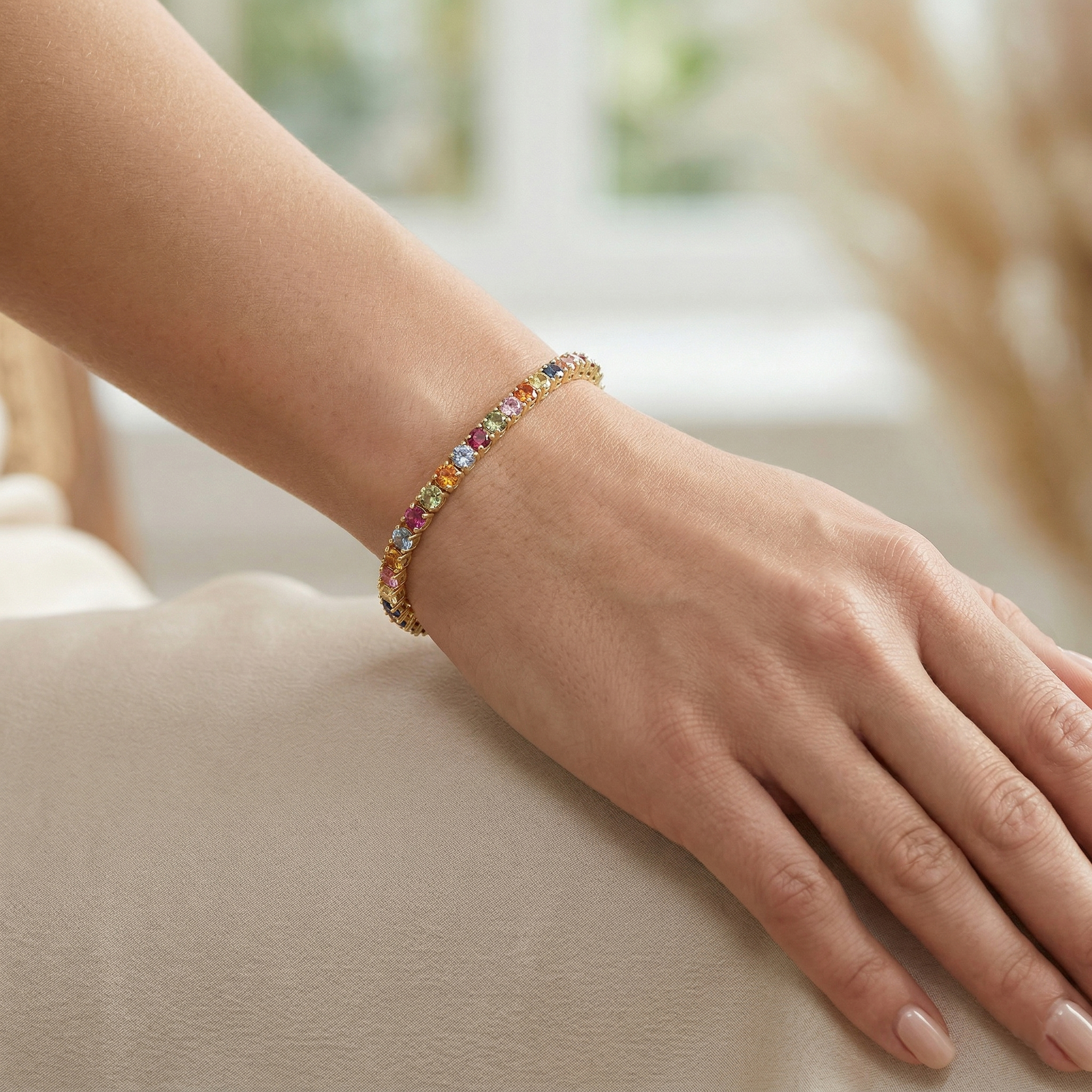 צמיד טניס זהב 14K משובץ ספירים צבעוניים