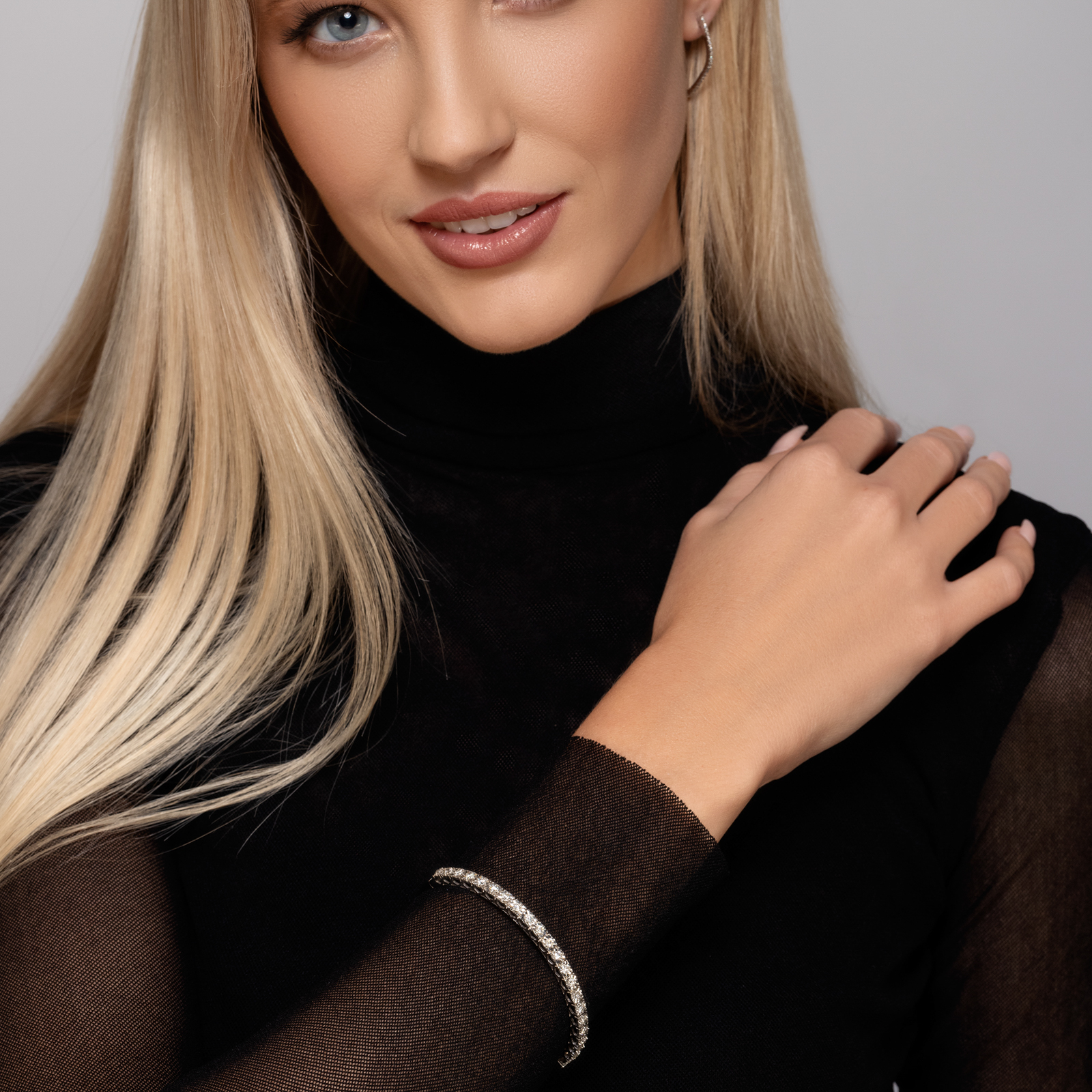 צמיד זהב לבן 14K משובץ יהלומים