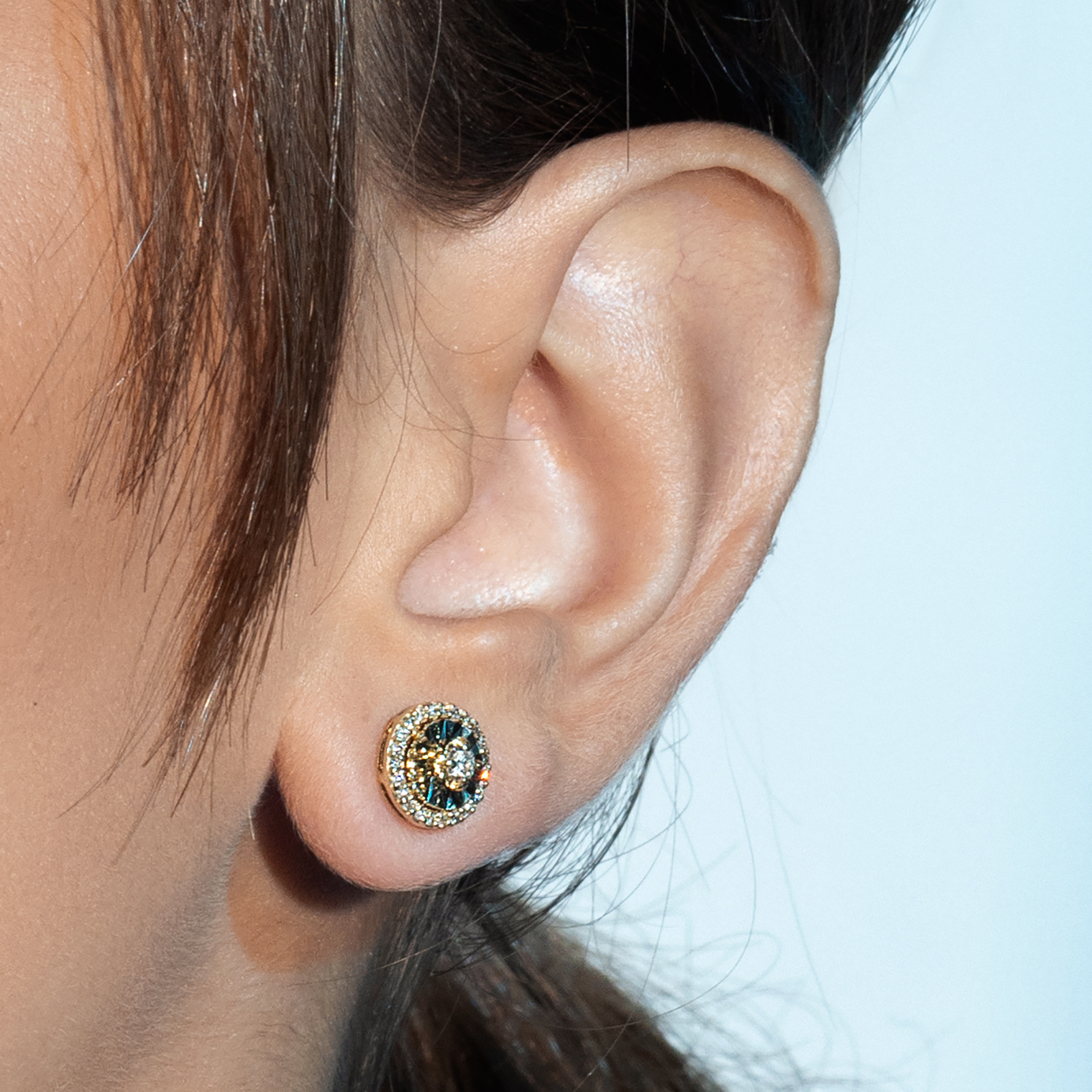 עגילי זהב בשיבוץ יהלומי סוליטר